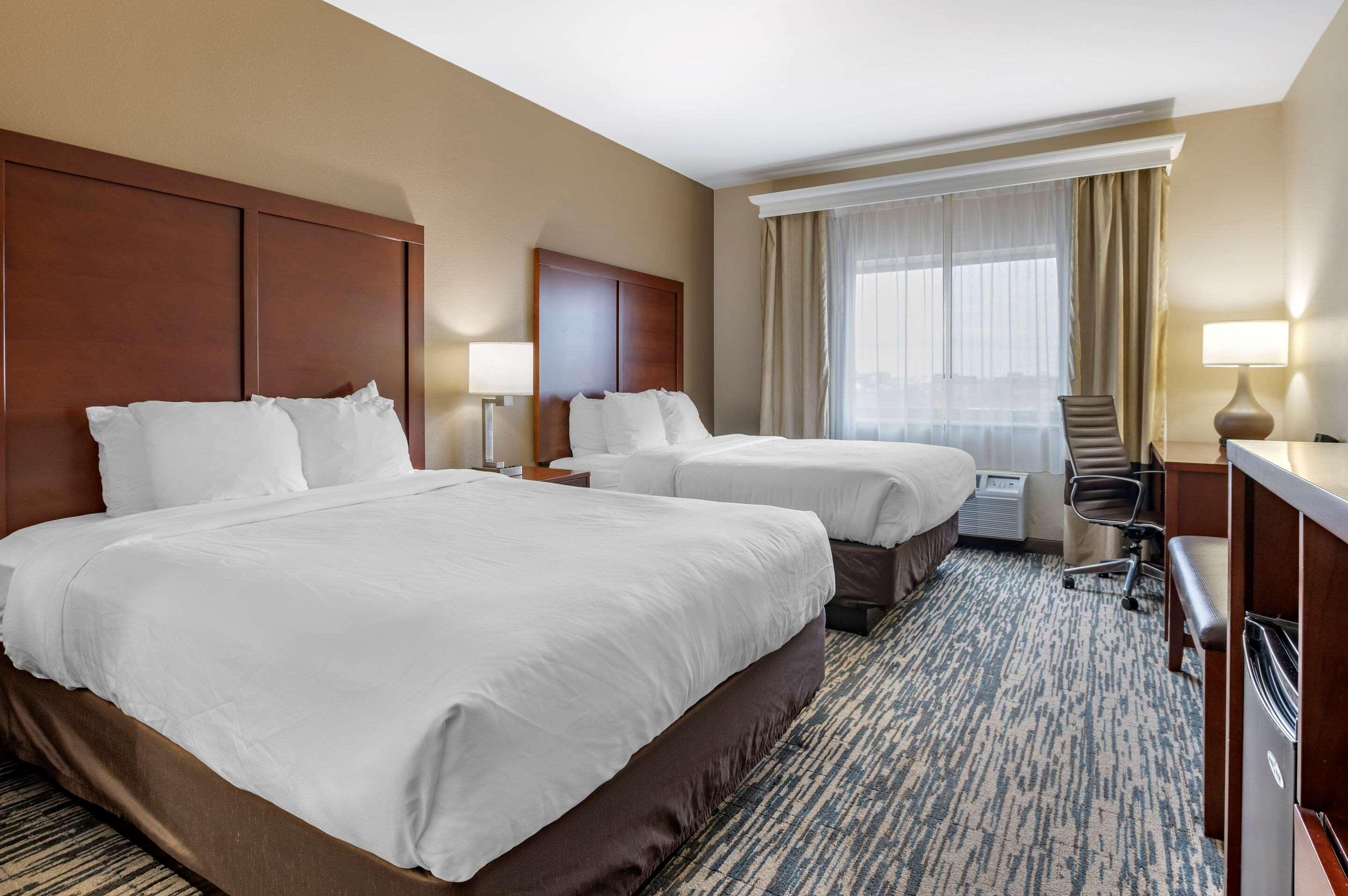 Comfort Suites Keeneland Lexington Exterior photo