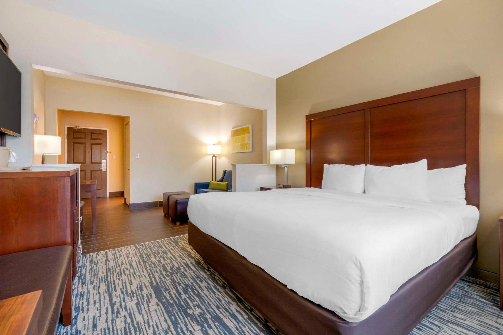 Comfort Suites Keeneland Lexington Exterior photo