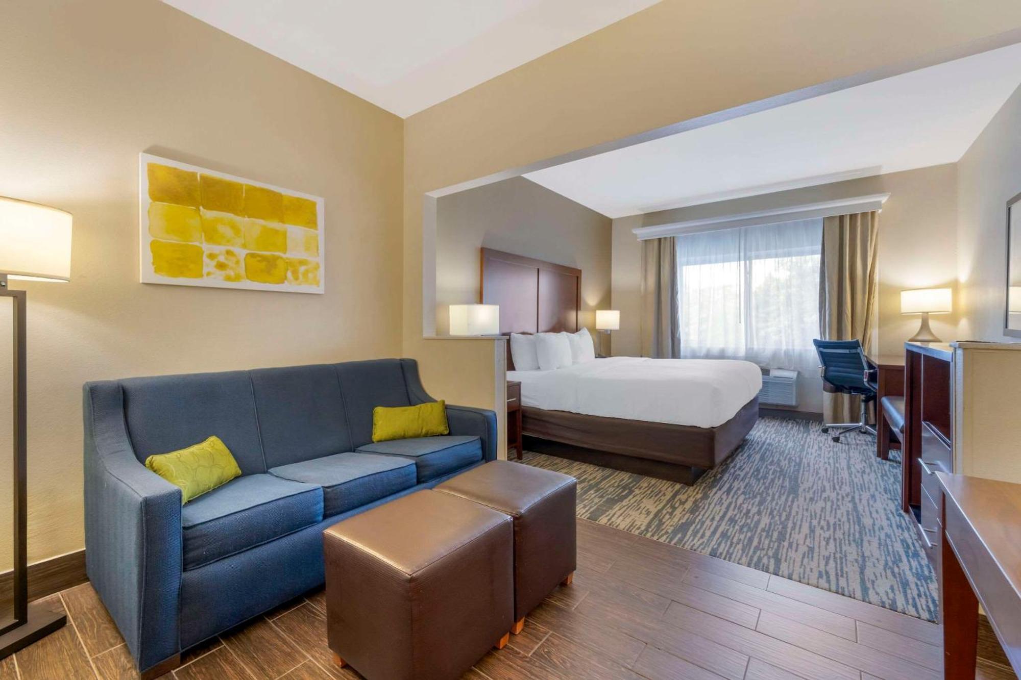 Comfort Suites Keeneland Lexington Exterior photo