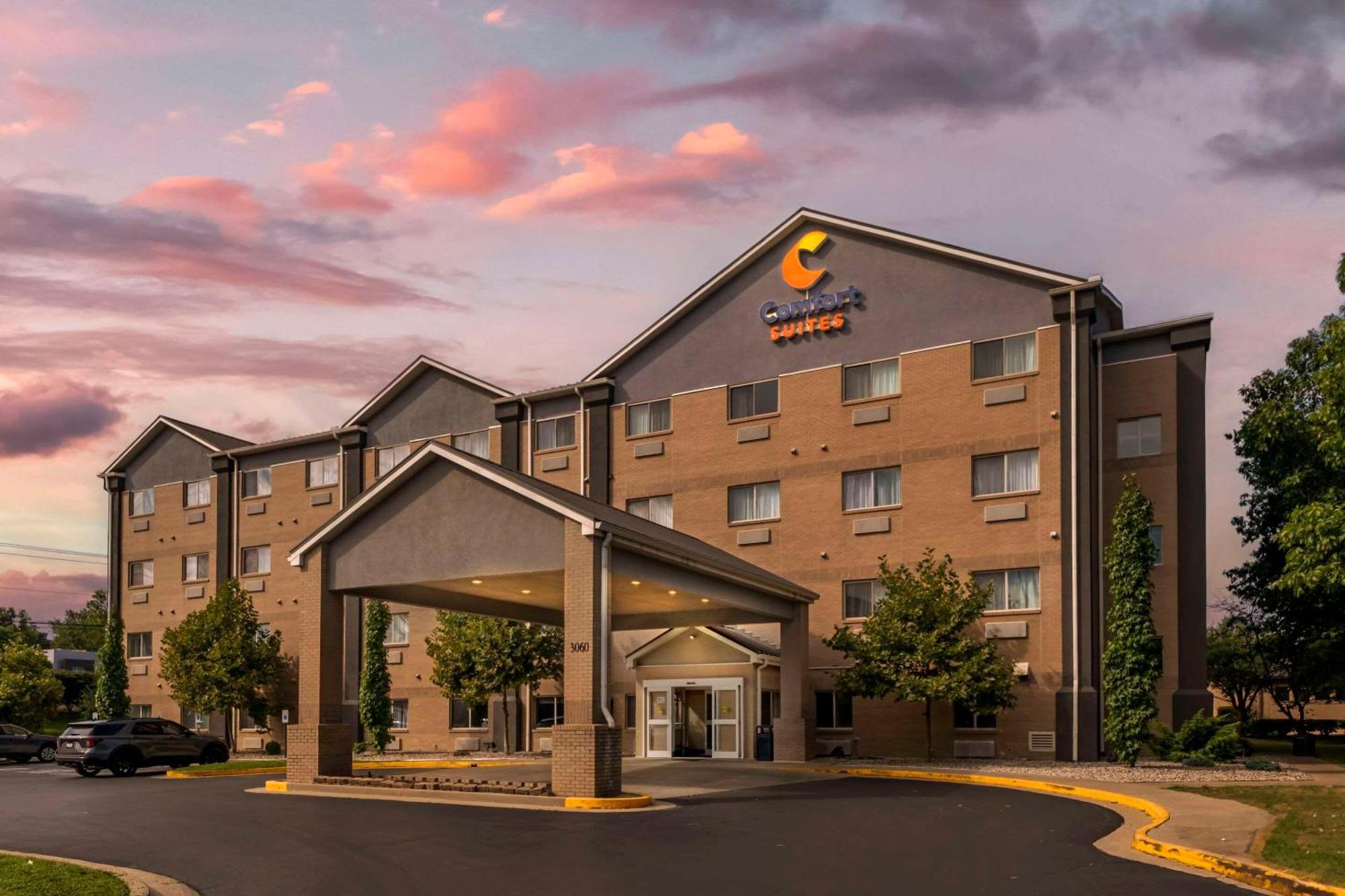 Comfort Suites Keeneland Lexington Exterior photo