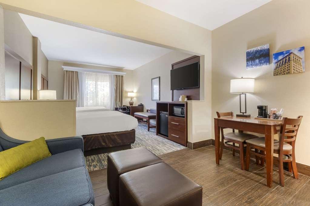 Comfort Suites Keeneland Lexington Room photo